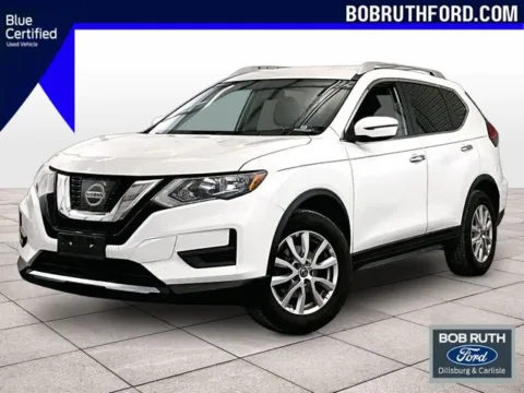 White 2017 Nissan Rogue SV for sale in Dillsburg, PA