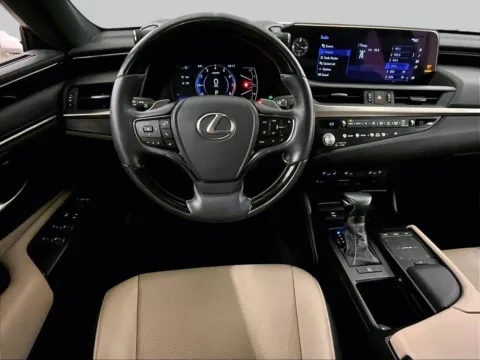 More photos of 2021 Lexus ES 350 at Bob Ruth Ford Dillsburg, PA