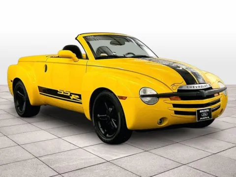 More photos of 2003 Chevrolet SSR LS at Bob Ruth Ford Dillsburg, PA