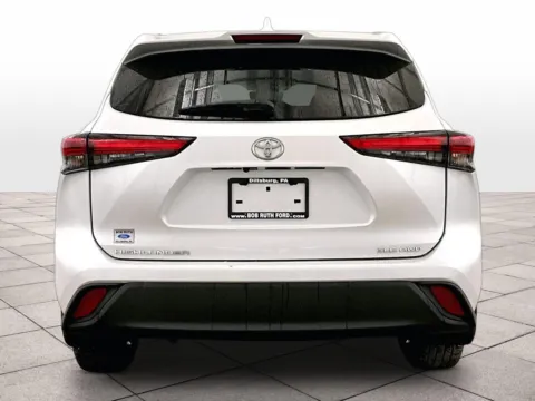 More photos of 2022 Toyota Highlander XLE at Bob Ruth Ford Dillsburg, PA