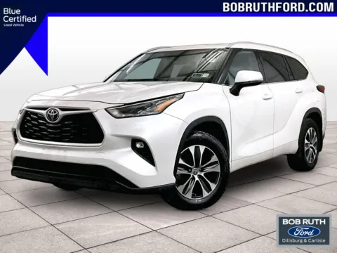 White 2022 Toyota Highlander XLE for sale in Dillsburg, PA