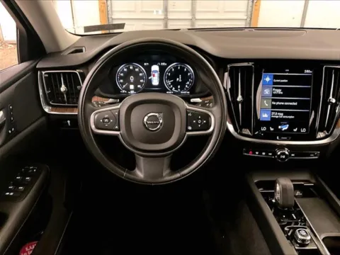 More photos of 2022 Volvo S60 B5 Momentum at Bob Ruth Ford Dillsburg, PA