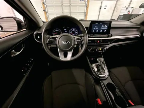 More photos of 2020 Kia Forte LXS at Bob Ruth Ford Dillsburg, PA