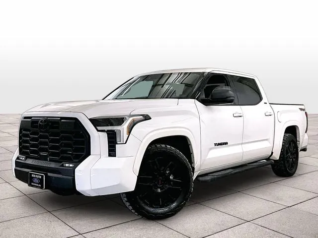 White 2023 Toyota Tundra SR5 for sale in Dillsburg, PA
