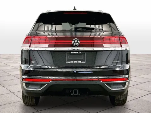 More photos of 2024 Volkswagen Atlas Cross Sport 2.0T SE w/Technology at Bob Ruth Ford Dillsburg, PA