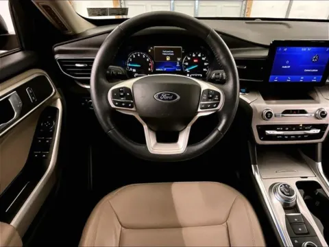 More photos of 2023 Ford Explorer XLT at Bob Ruth Ford Dillsburg, PA
