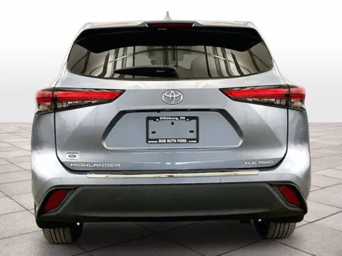 More photos of 2020 Toyota Highlander XLE at Bob Ruth Ford Dillsburg, PA