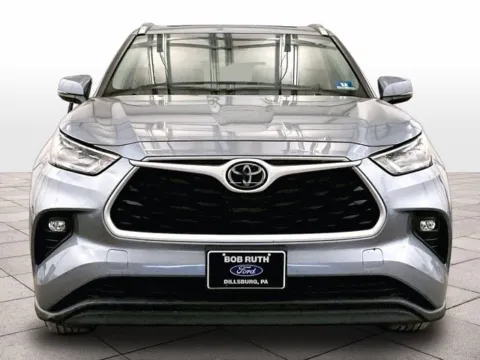 Another view of 2020 Toyota Highlander XLE for sale in Dillsburg, PA at Bob Ruth Ford Dillsburg