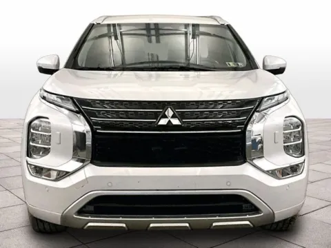 More photos of 2022 Mitsubishi Outlander SEL at Bob Ruth Ford Dillsburg, PA