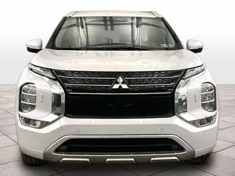 More photos of 2022 Mitsubishi Outlander SEL at Bob Ruth Ford Dillsburg, PA