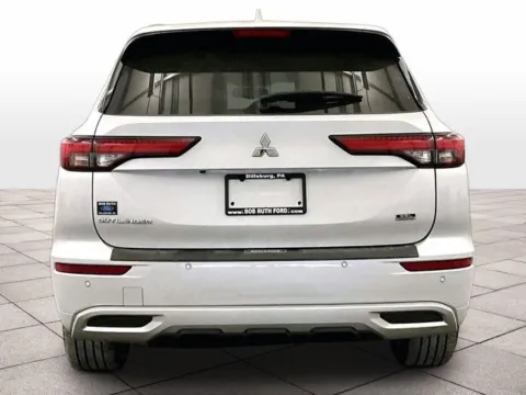 More photos of 2022 Mitsubishi Outlander SEL at Bob Ruth Ford Dillsburg, PA