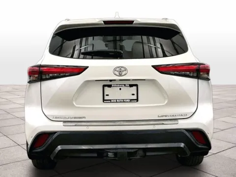 More photos of 2021 Toyota Highlander Limited at Bob Ruth Ford Dillsburg, PA