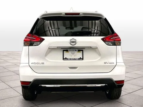 More photos of 2018 Nissan Rogue SV at Bob Ruth Ford Dillsburg, PA