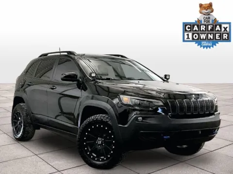Photos of 2019 Jeep Cherokee Latitude for sale in Dillsburg, PA at Bob Ruth Ford Dillsburg