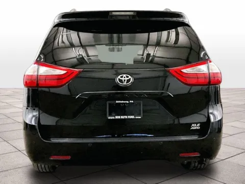 More photos of 2017 Toyota Sienna XLE Premium at Bob Ruth Ford Dillsburg, PA