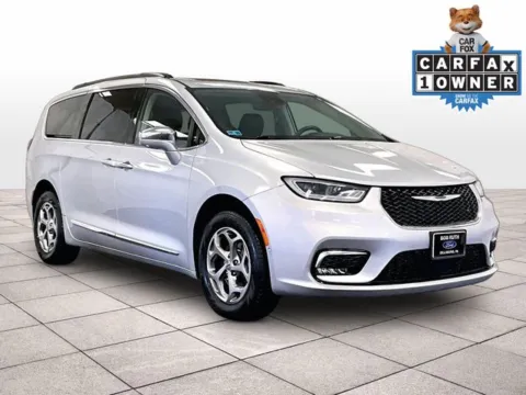 Photos of 2022 Chrysler Pacifica Limited for sale in Dillsburg, PA at Bob Ruth Ford Dillsburg
