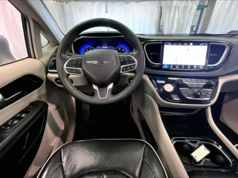 More photos of 2022 Chrysler Pacifica Limited at Bob Ruth Ford Dillsburg, PA