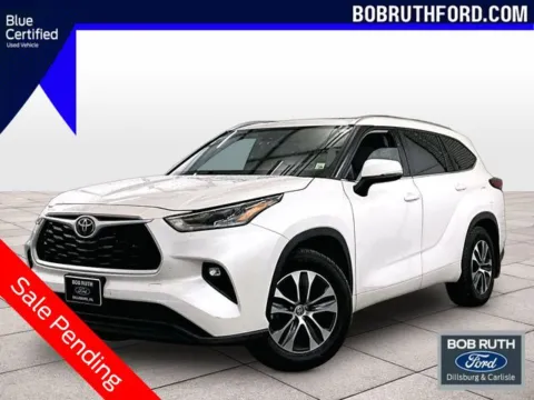 White 2021 Toyota Highlander XLE for sale in Dillsburg, PA