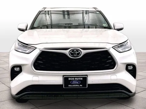 Another view of 2021 Toyota Highlander XLE for sale in Dillsburg, PA at Bob Ruth Ford Dillsburg