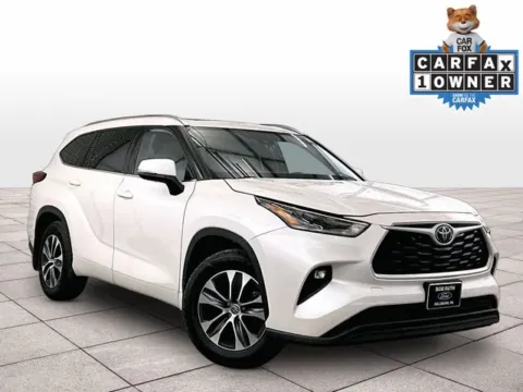 Photos of 2021 Toyota Highlander XLE for sale in Dillsburg, PA at Bob Ruth Ford Dillsburg