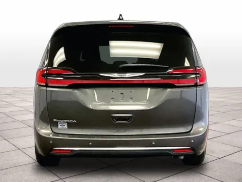 More photos of 2023 Chrysler Pacifica Touring L at Bob Ruth Ford Dillsburg, PA