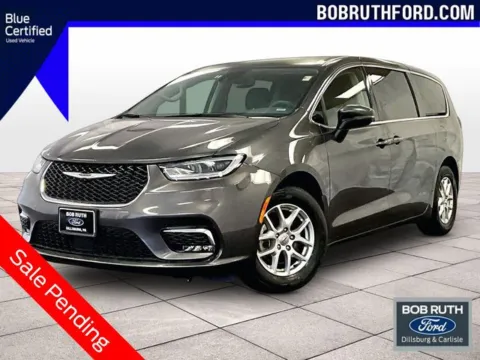 Unknown 2023 Chrysler Pacifica Touring L for sale in Dillsburg, PA