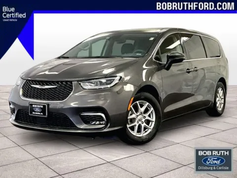 Unknown 2023 Chrysler Pacifica Touring L for sale in Dillsburg, PA