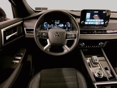 More photos of 2023 Mitsubishi Outlander SE Black Edition at Bob Ruth Ford Dillsburg, PA