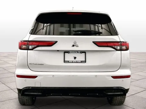 More photos of 2023 Mitsubishi Outlander SE Black Edition at Bob Ruth Ford Dillsburg, PA