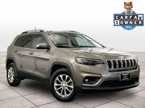 Photos of 2019 Jeep Cherokee Latitude for sale in Dillsburg, PA at Bob Ruth Ford Dillsburg