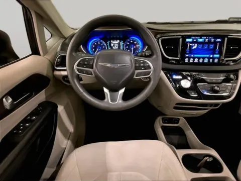 More photos of 2017 Chrysler Pacifica Touring at Bob Ruth Ford Dillsburg, PA