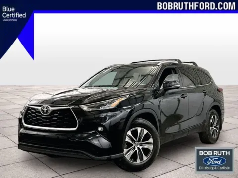 Black 2022 Toyota Highlander XLE for sale in Dillsburg, PA