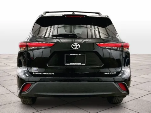 More photos of 2022 Toyota Highlander XLE at Bob Ruth Ford Dillsburg, PA