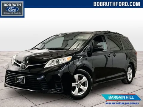 Black 2018 Toyota Sienna LE for sale in Dillsburg, PA