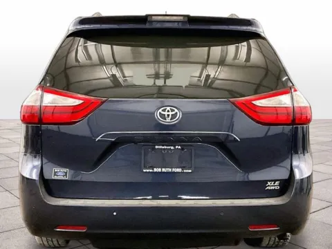 More photos of 2018 Toyota Sienna XLE at Bob Ruth Ford Dillsburg, PA