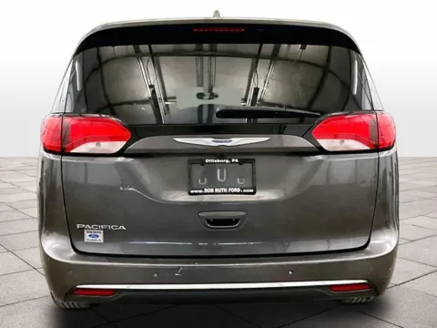 More photos of 2018 Chrysler Pacifica Touring L at Bob Ruth Ford Dillsburg, PA