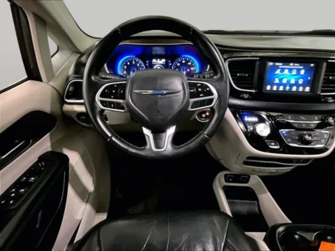 More photos of 2018 Chrysler Pacifica Touring L at Bob Ruth Ford Dillsburg, PA
