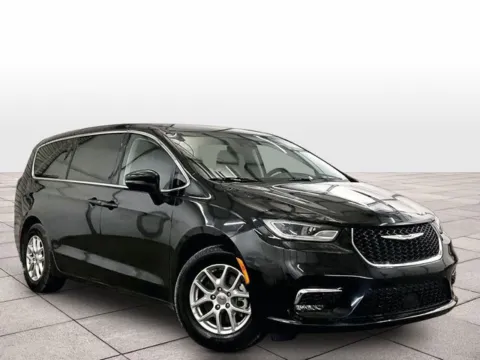Photos of 2023 Chrysler Pacifica Touring L for sale in Dillsburg, PA at Bob Ruth Ford Dillsburg