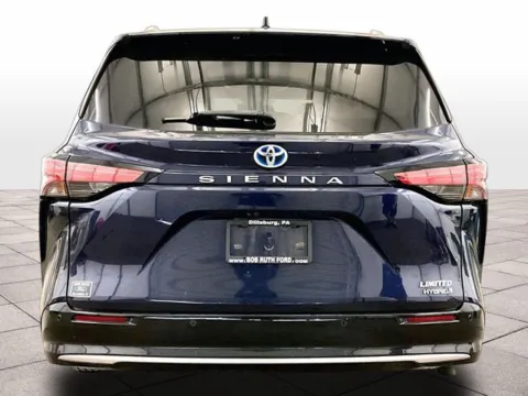 More photos of 2021 Toyota Sienna Limited at Bob Ruth Ford Dillsburg, PA
