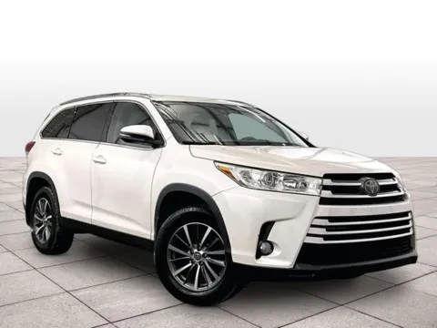 Another view of 2019 Toyota Highlander XLE for sale in Dillsburg, PA at Bob Ruth Ford Dillsburg