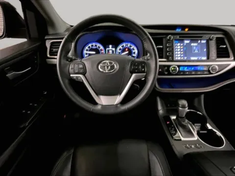 More photos of 2016 Toyota Highlander Limited at Bob Ruth Ford Dillsburg, PA