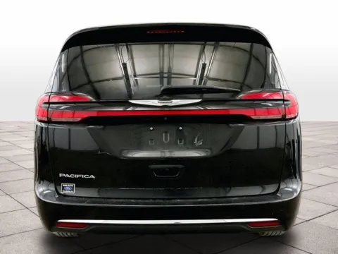 More photos of 2022 Chrysler Pacifica Touring L at Bob Ruth Ford Dillsburg, PA