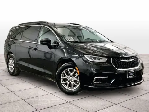 Photos of 2022 Chrysler Pacifica Touring L for sale in Dillsburg, PA at Bob Ruth Ford Dillsburg