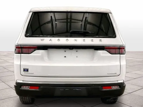 More photos of 2022 Jeep Wagoneer Series II at Bob Ruth Ford Dillsburg, PA