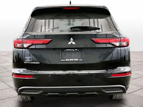 More photos of 2022 Mitsubishi Outlander ES at Bob Ruth Ford Dillsburg, PA