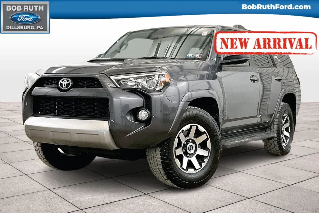 bolan 似　gray Used 2017 Toyota 4Runner SR5 for sale in Dillsburg, PA at