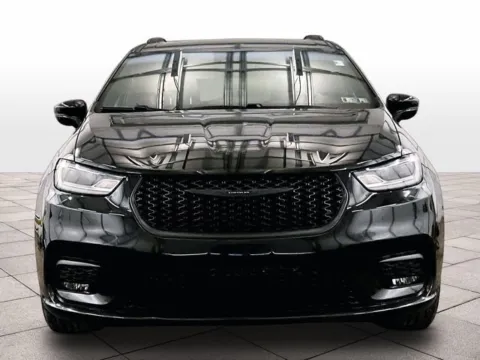 Another view of 2022 Chrysler Pacifica Touring L for sale in Dillsburg, PA at Bob Ruth Ford Dillsburg