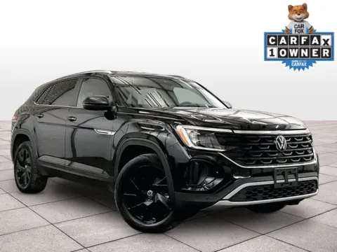 Photos of 2024 Volkswagen Atlas Cross Sport 2.0T SE w/Technology for sale in Dillsburg, PA at Bob Ruth Ford Dillsburg