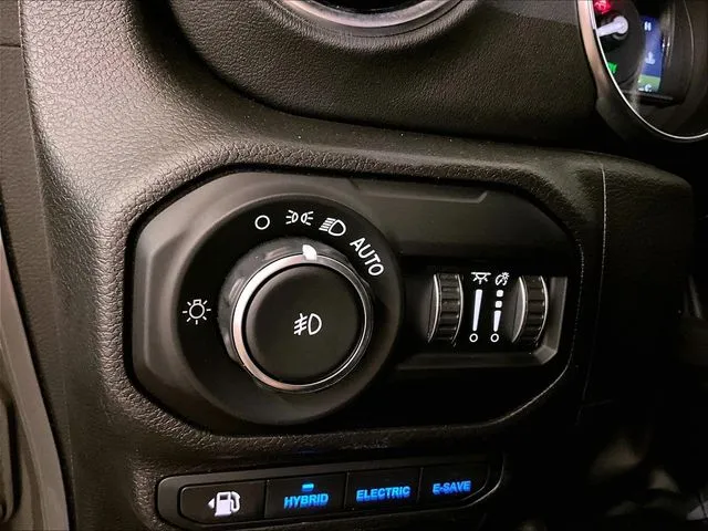 2022 Jeep Wrangler Unlimited Sahara 4XE - Photo 30