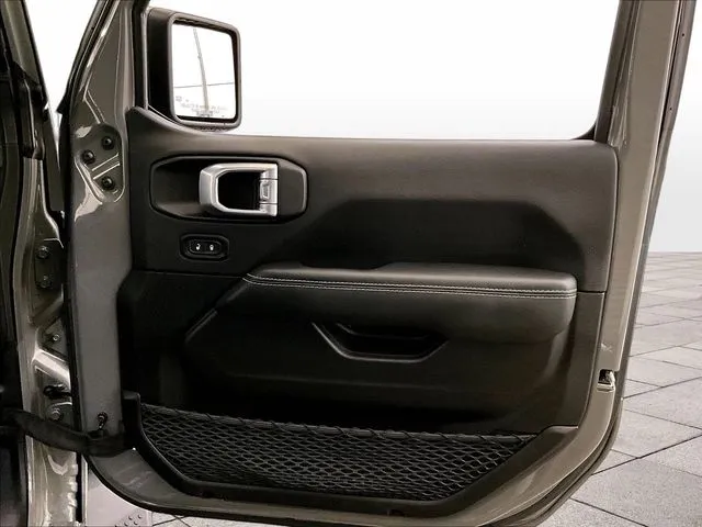 2022 Jeep Wrangler Unlimited Sahara 4XE - Photo 23